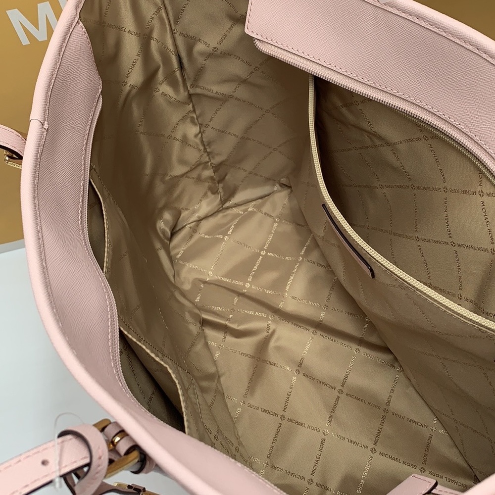 MICHAEL KORS POWDER BLUSH COLOR 
Jet Set Travel Large Logo Tote Bag - Picture 4 of 15